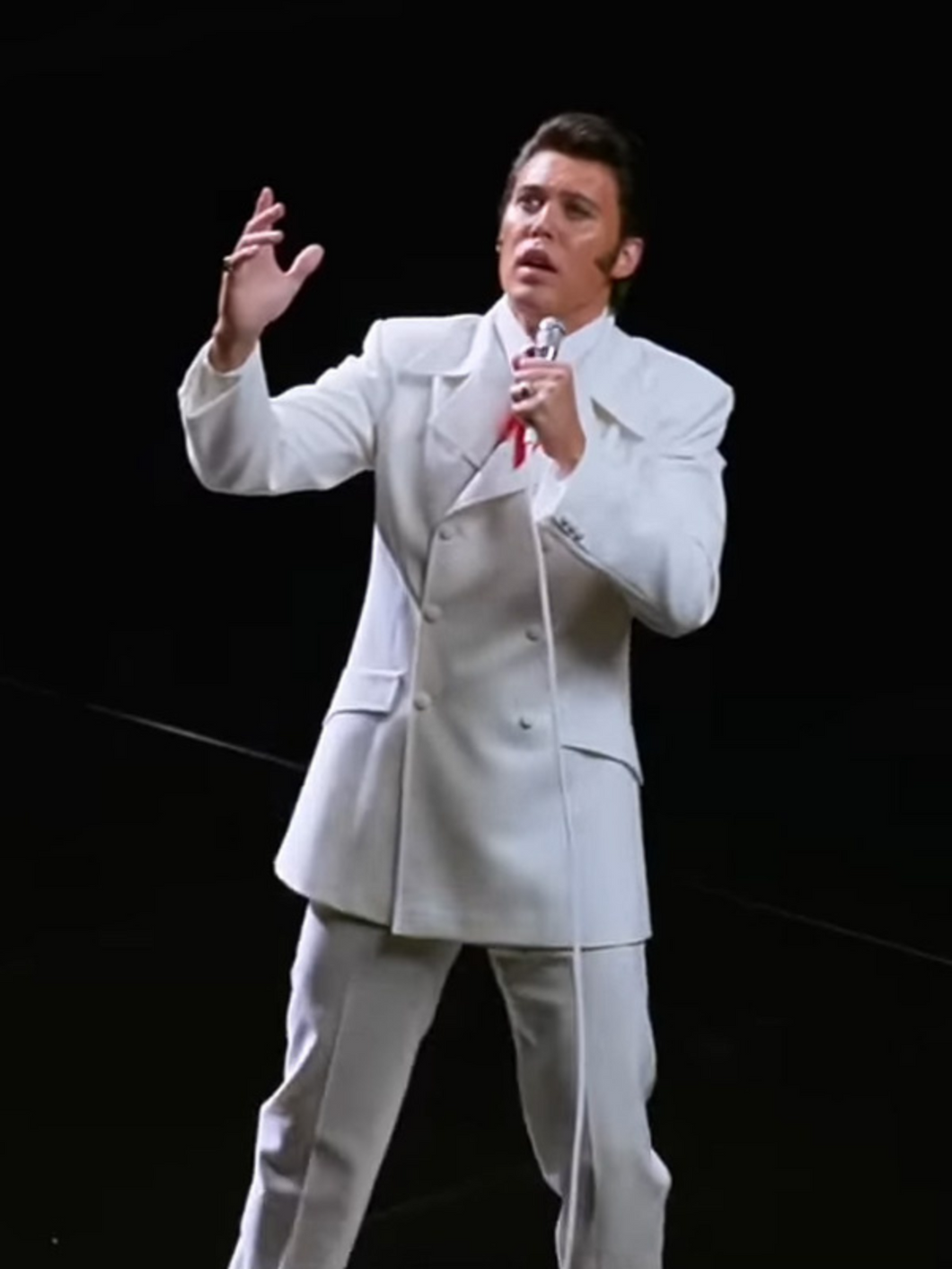 Austin Butler Elvis Presley White Coat
