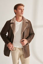 Load image into Gallery viewer, Mens Luxurious Brown Shearling Leather Coat
